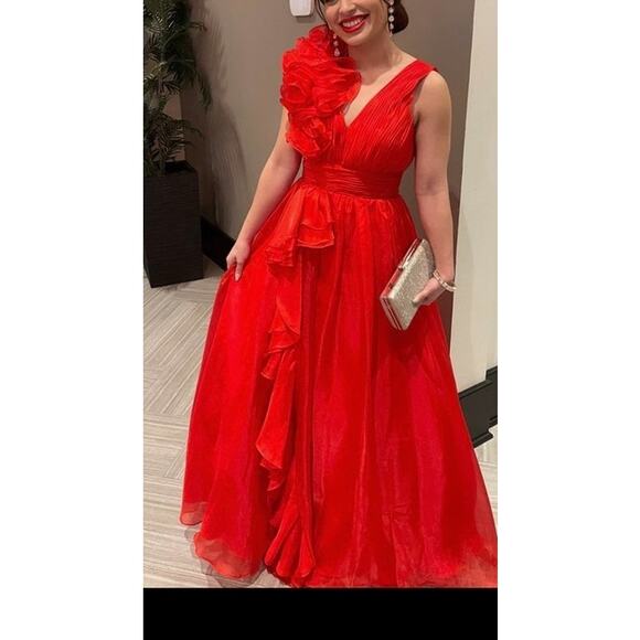 Mac Duggal Ruffle Detail Ruched Chiffon Ballgown - Picture 4 of 5